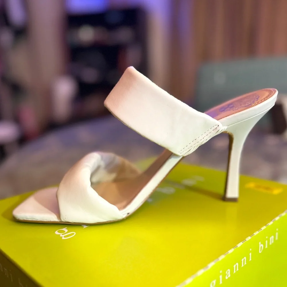 Vince Camuto Brisette Sandal used in good condition only bottoms show any wear - Picture 4 of 16